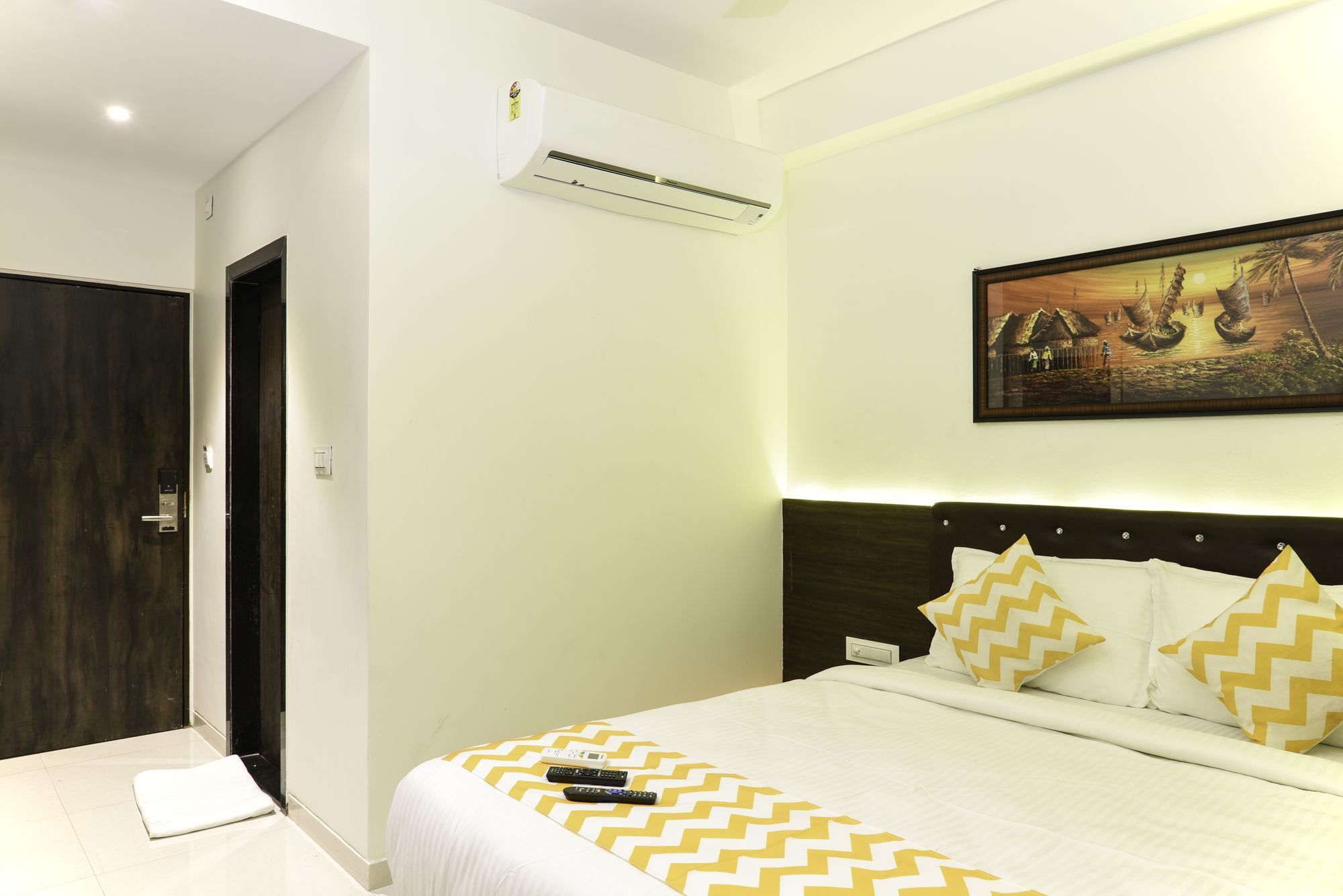 Fabhotel Prowell Caprock Hitech Hotel Hyderabad