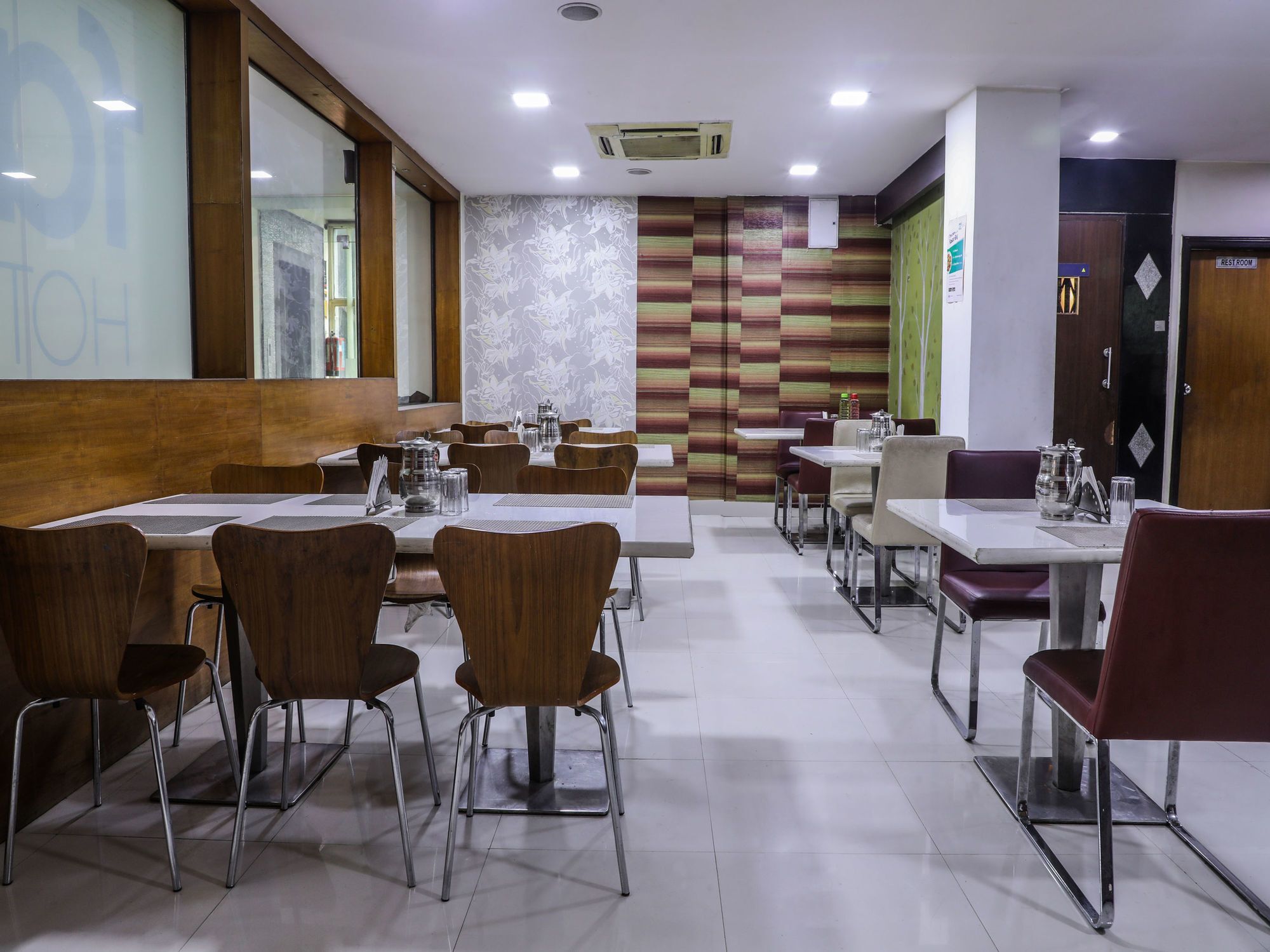 Hotel Fabhotel V Hitech