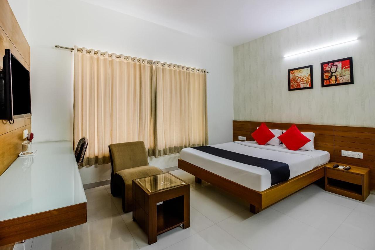 Oyo 14500 Hill View Hotel 3*