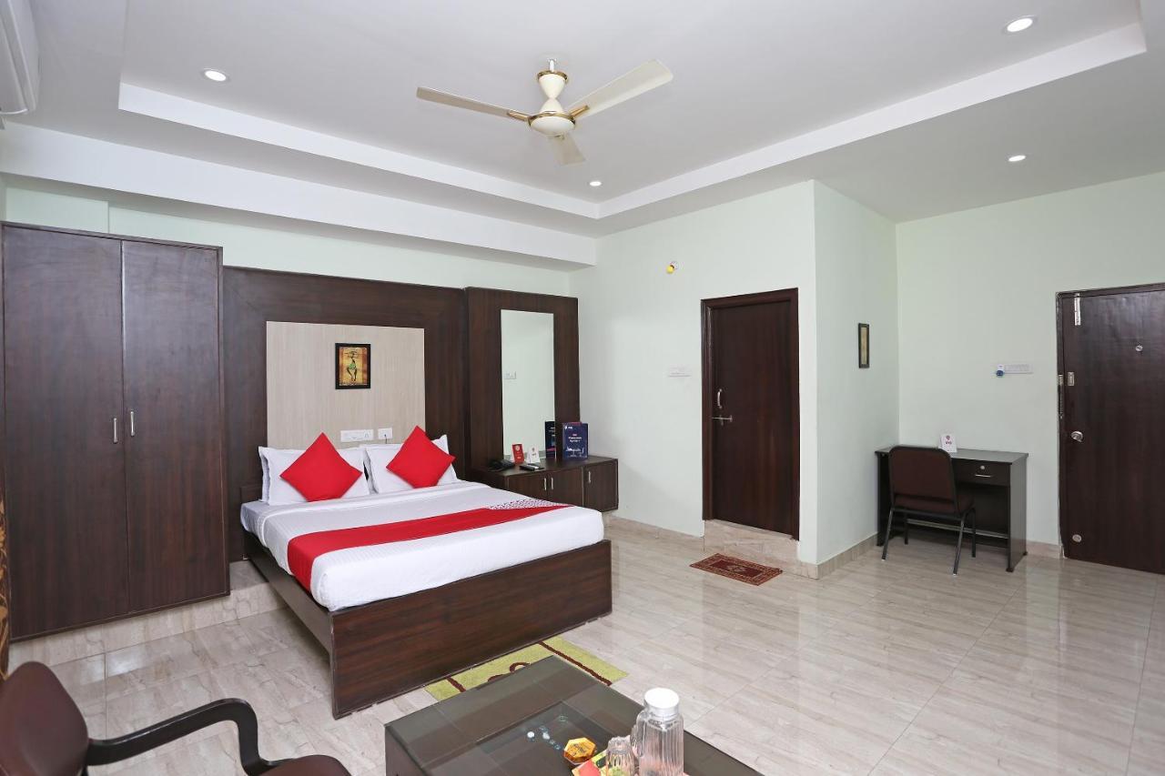 Hotel Oyo 6661 Aurum Abode 3*