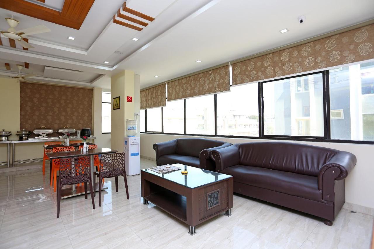 Hotel Oyo 6661 Aurum Abode