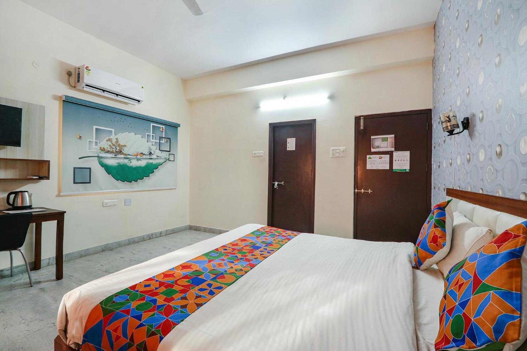 Night Eye Hi-tech Hotel Hyderabad