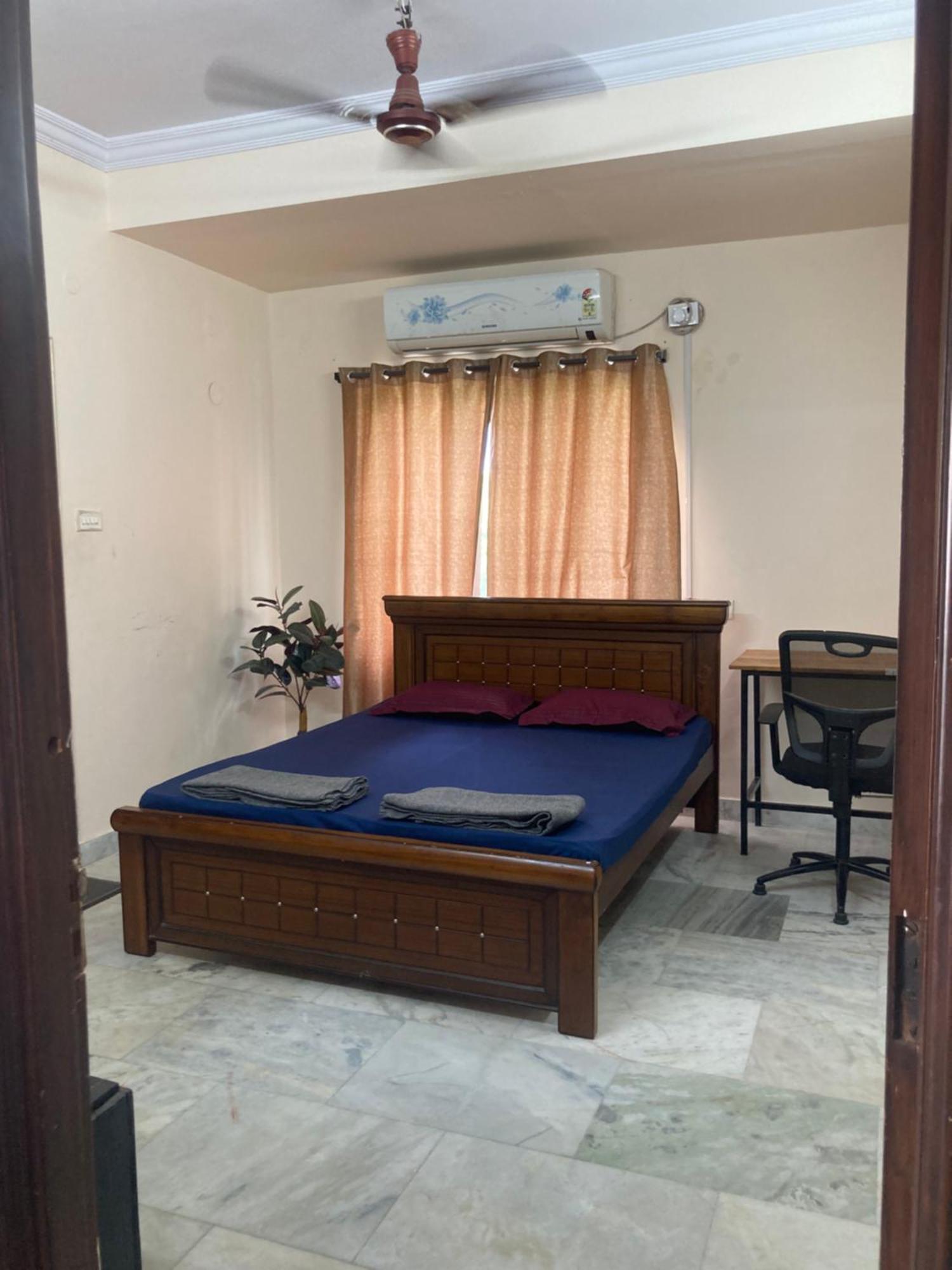 Elysium Hostel *