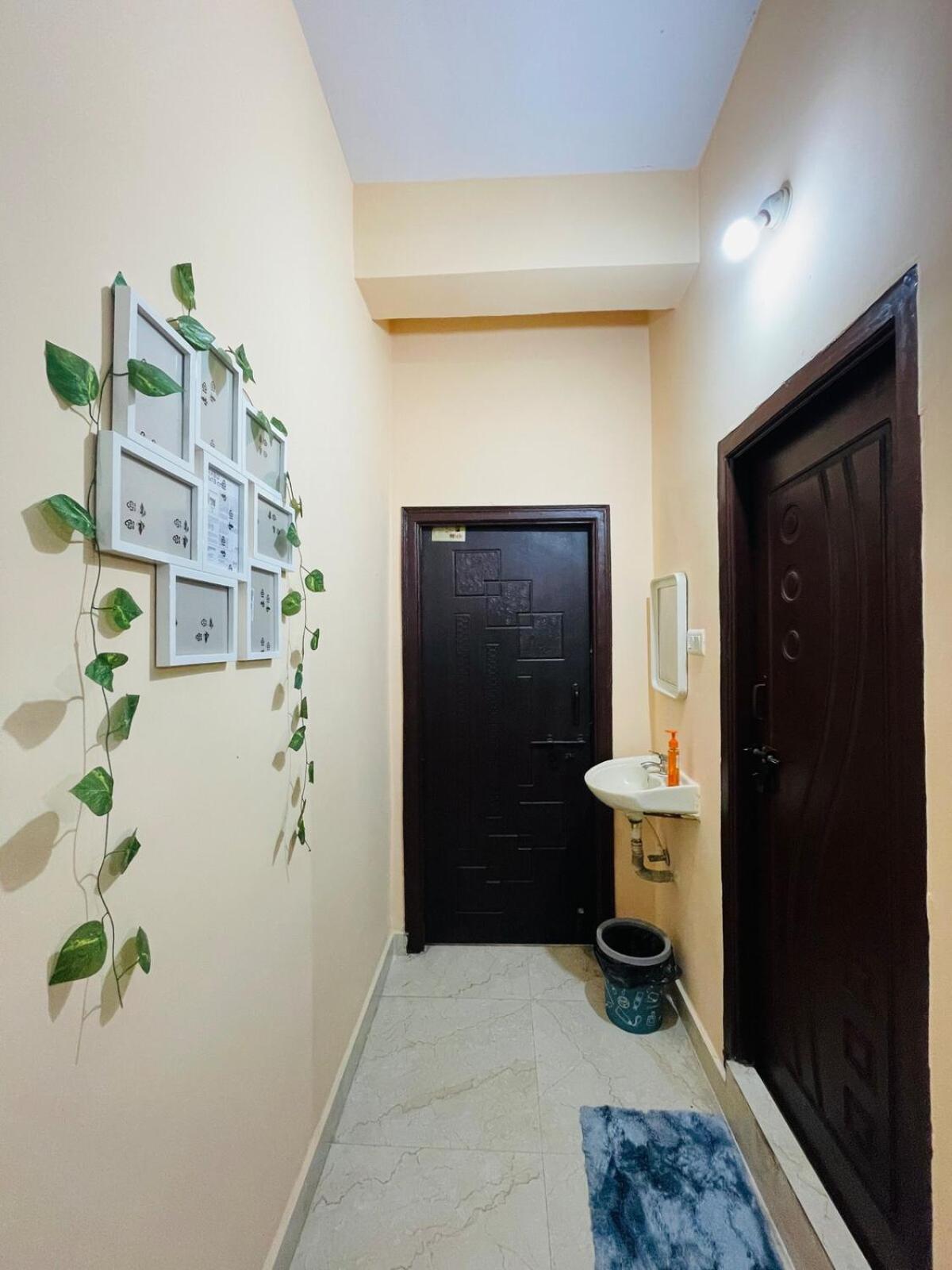 Charter 3bhk Luxurious Flat In Manikonda