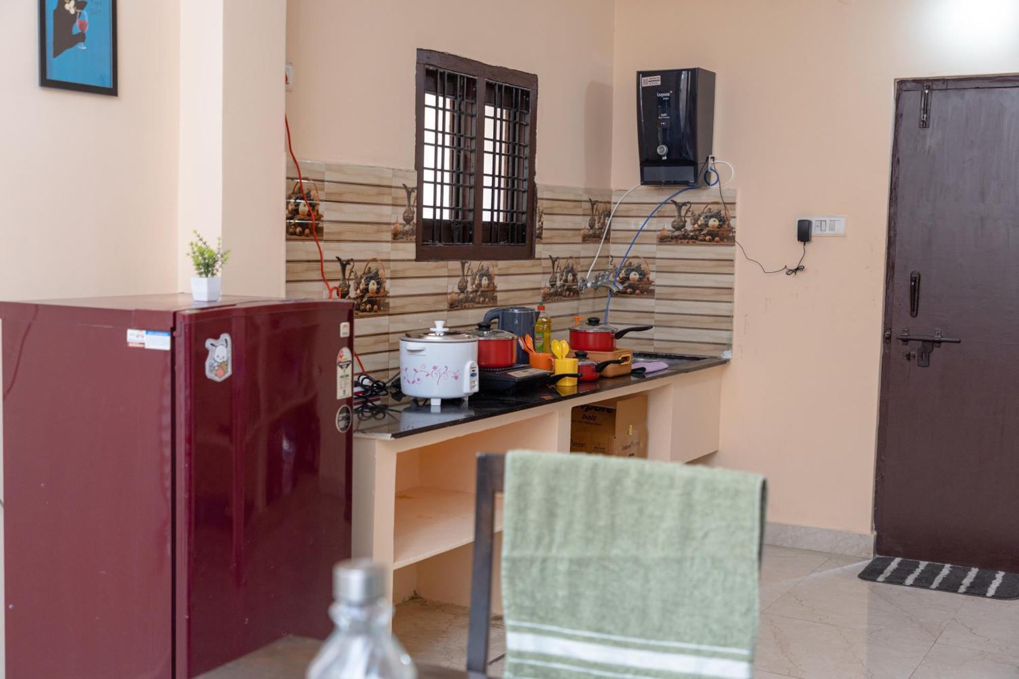 Charter 3bhk Luxurious Flat In Manikonda *