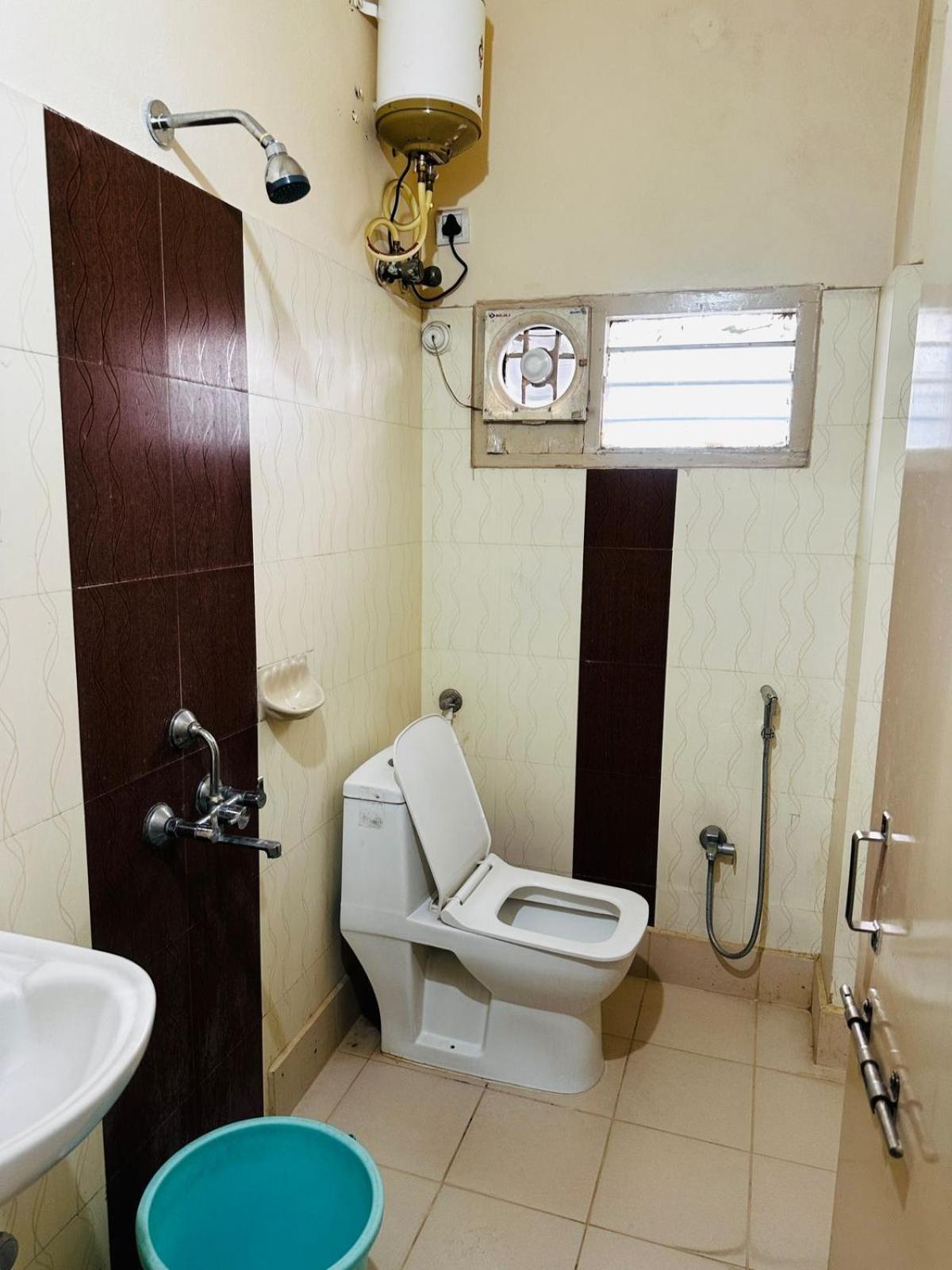 2bhk With Parking In Kukatpally Apartment *