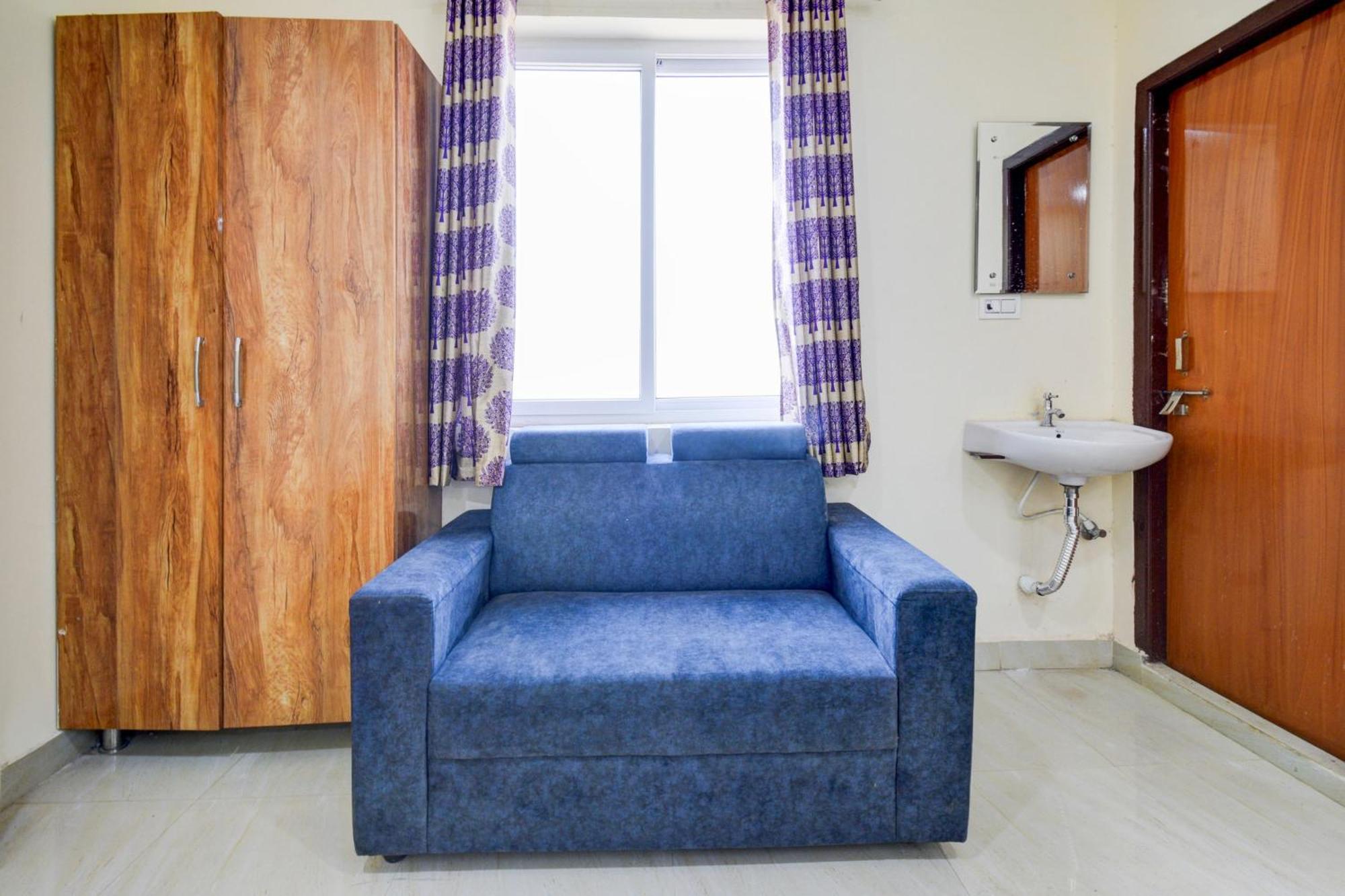 Hotel Super O Bolligudem