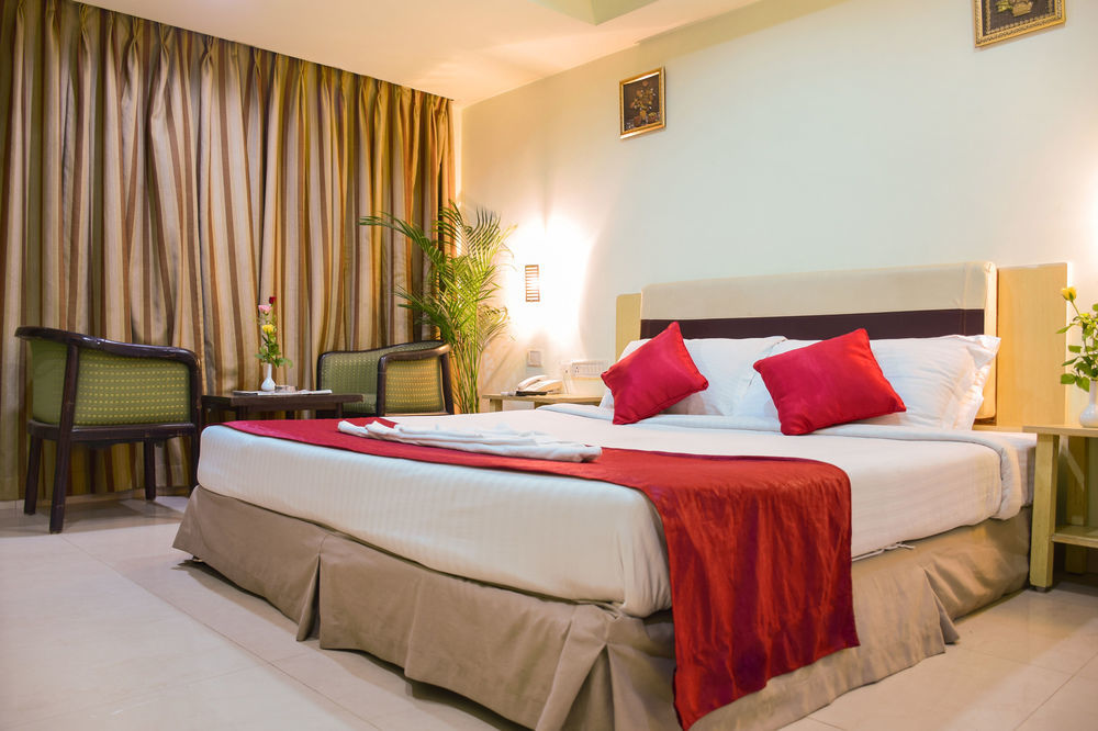 Zo Ameerpet Satyam Hotel