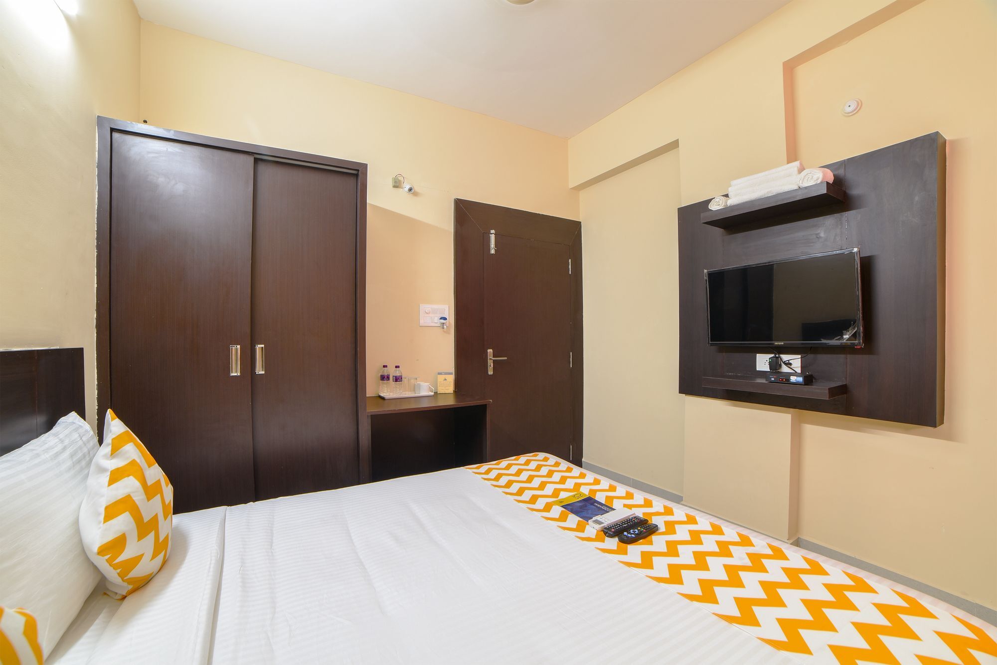 Fabhotel Limestone Gachibowli Hotel